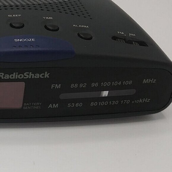 Vintage 2000 Radio Shack AM/FM Compact Alarm Clock Radio 12-1630 Tested - Works - Picture 4 of 13